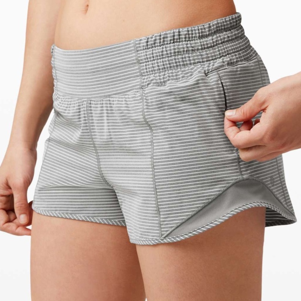 lululemon 2.5” High-Rise Hotty Hot Shorts - Grey Stripe